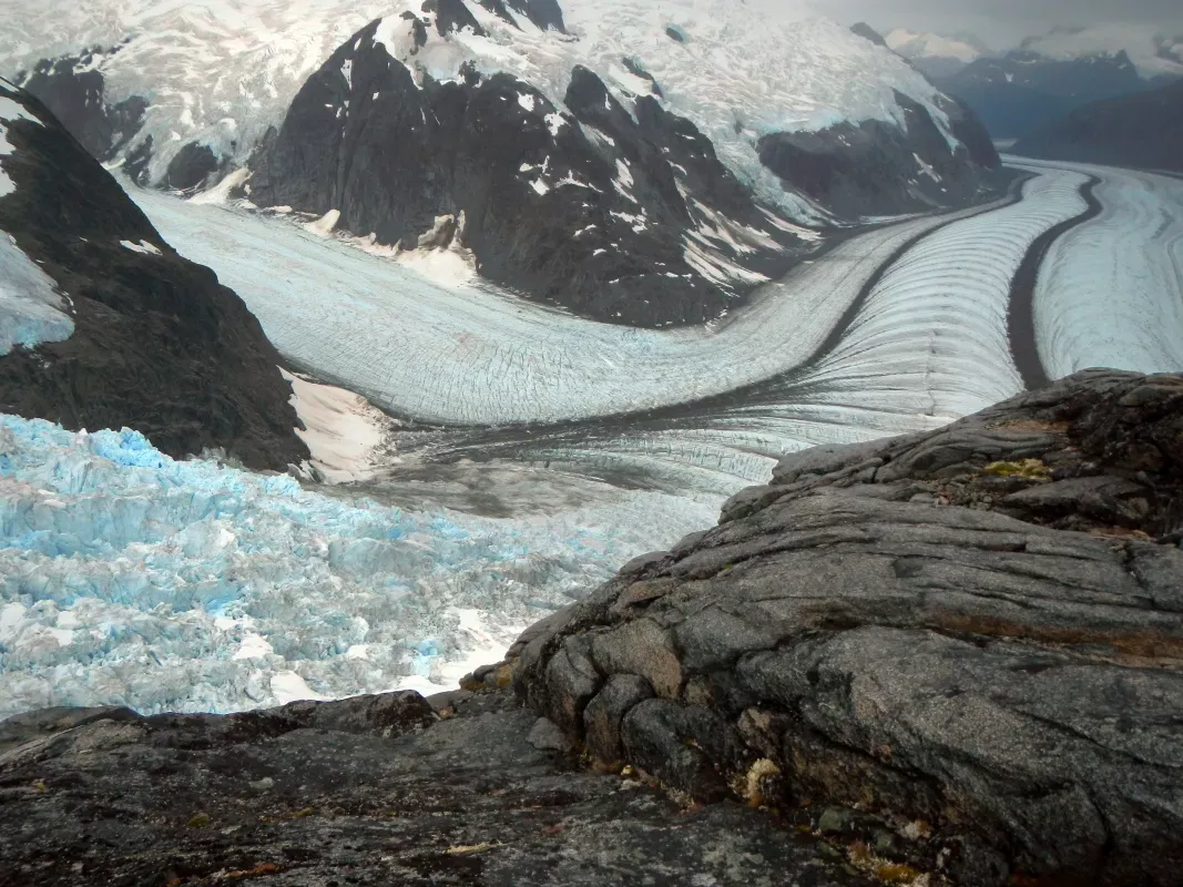 Icefield, advancing glacier, Alaska icefield, valley glacier, mountain glacier, ice sheet, flowing glacier, sediment bed, online ice shelf, moraine